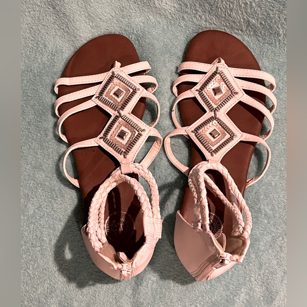 Sonoma White Flat Sandals with Ankle Strap and Diamond Shaped Accent. Size 10M - Picture 1 of 7